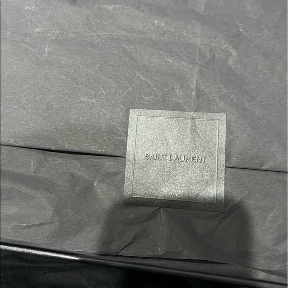 **AUTHENTIC** YSL smooth calfskin Zoe chain bag - Picture 2 of 12